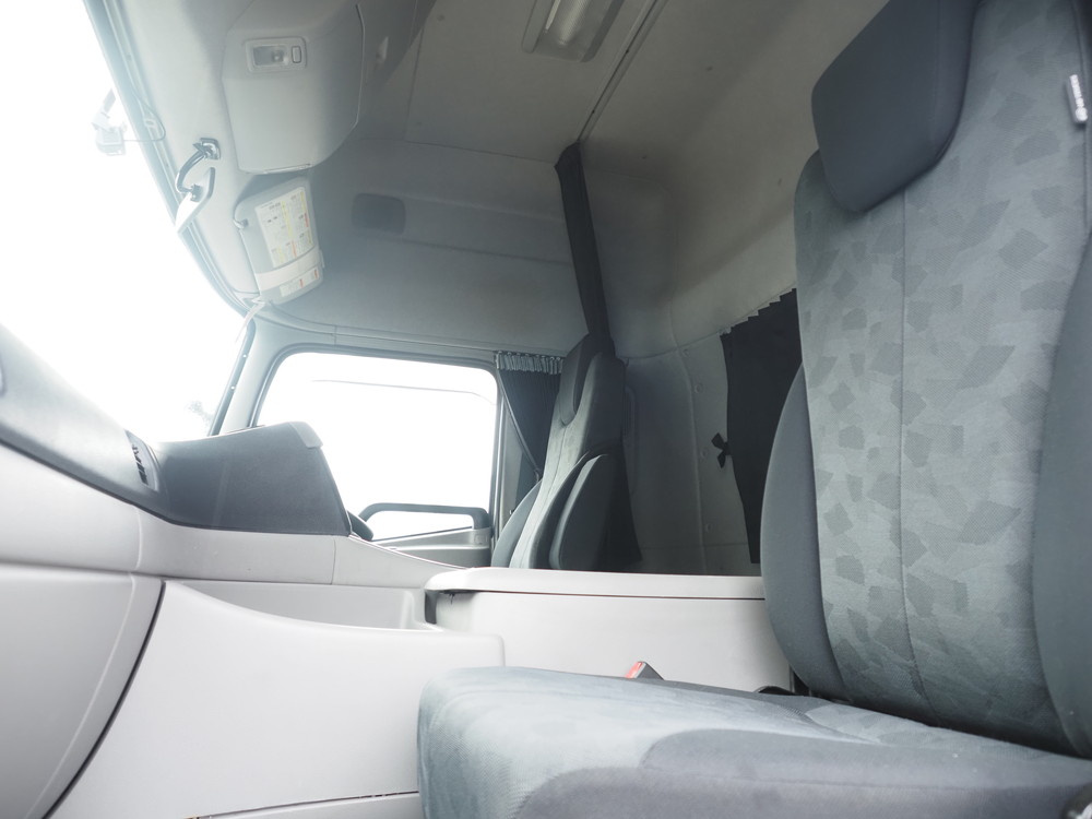 UDトラックス  トラクタ 大型 2PG-GK5AAB 年式 R2[写真31]