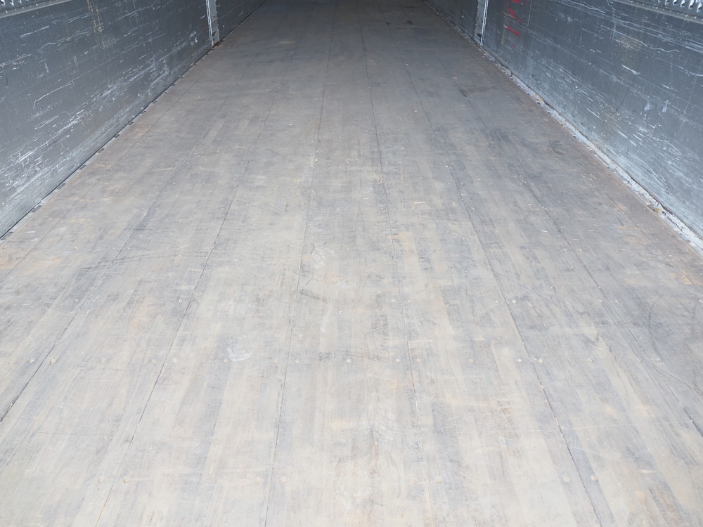 いすゞ ギガ ウイング車 大型 QKG-CYJ77A 年式 H27[写真28]