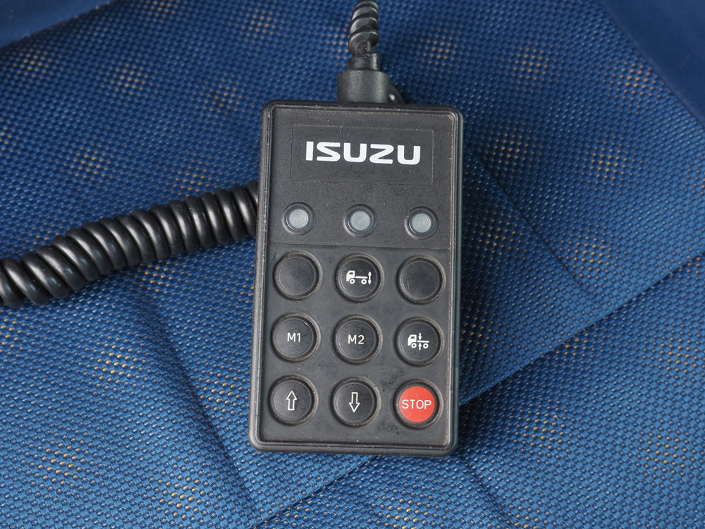 いすゞ ギガ ウイング車 大型 QKG-CYJ77A 年式 H27[写真36]