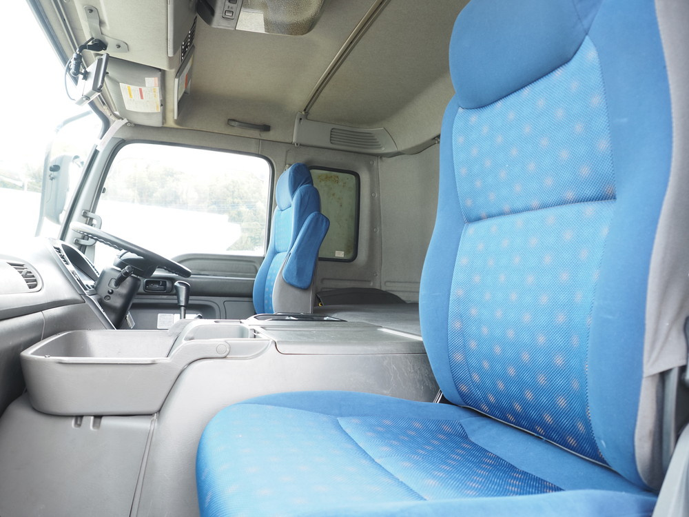 いすゞ ギガ ウイング車 大型 QKG-CYJ77A 年式 H27[写真39]