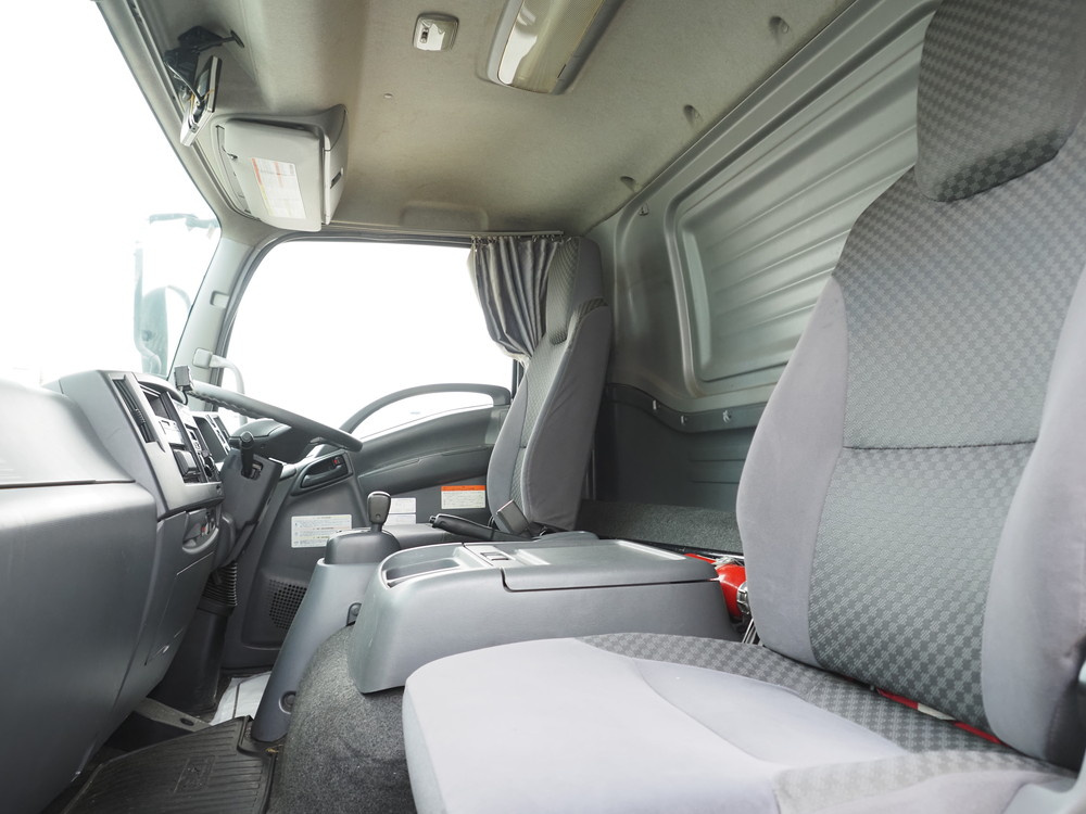 いすゞ フォワード バン車 中型 2RG-FRR90S1 年式 H30[写真29]