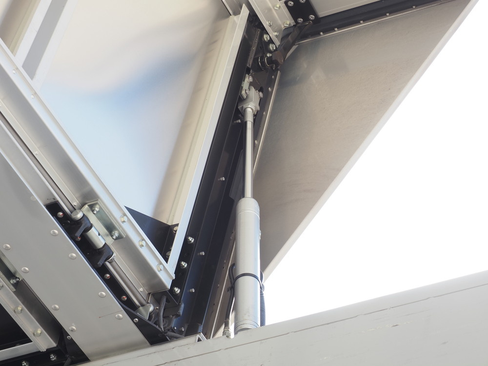 いすゞ ギガ ウイング車 大型 2PG-CYL77C 年式 R2[写真12]