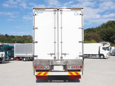 いすゞ ギガ 冷凍バン 大型 QKG-CYL77A 年式 H25[写真05]