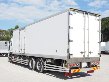 いすゞ ギガ 冷凍バン 大型 QKG-CYL77A 年式 H25[写真06]