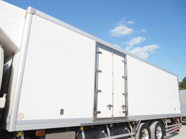 いすゞ ギガ 冷凍バン 大型 QKG-CYL77A 年式 H25[写真11]