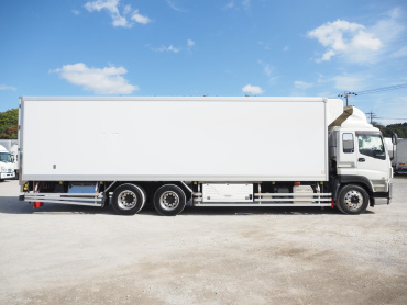 いすゞ ギガ 冷凍バン 大型 QKG-CYL77A 年式 H25[写真08]