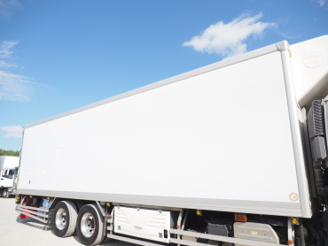 いすゞ ギガ 冷凍バン 大型 QKG-CYL77A 年式 H25[写真09]