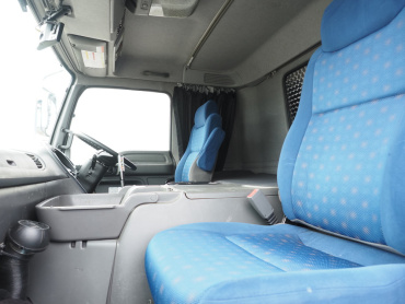 いすゞ ギガ 冷凍ウイング 大型 QKG-CYJ77A 年式 H26[写真44]