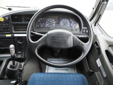 いすゞ ギガ 冷凍ウイング 大型 QKG-CYJ77A 年式 H26[写真37]
