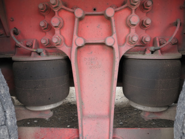 いすゞ ギガ 冷凍ウイング 大型 QKG-CYJ77A 年式 H26[写真47]
