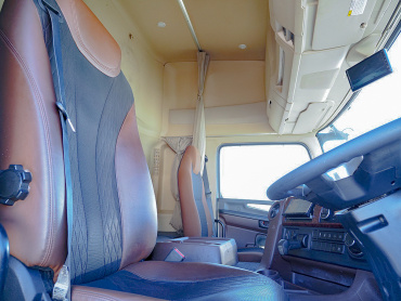日野 プロフィア ウイング車 大型 2DG-FW1AHG 年式 R1[写真31]
