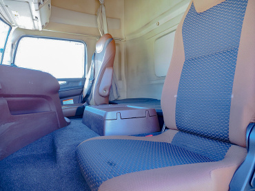 日野 プロフィア ウイング車 大型 2DG-FW1AHG 年式 R1[写真40]