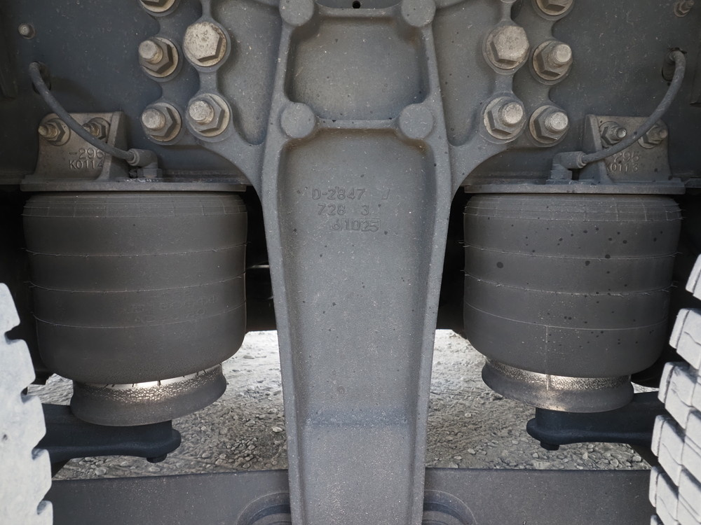 いすゞ ギガ ウイング車 大型 QKG-CYJ77B 年式 H29[写真46]