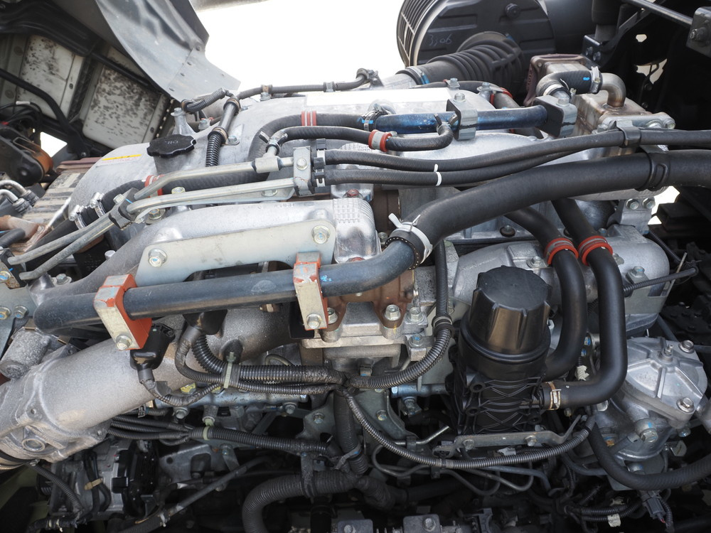 いすゞ ギガ ウイング車 大型 QKG-CYJ77B 年式 H29[写真54]