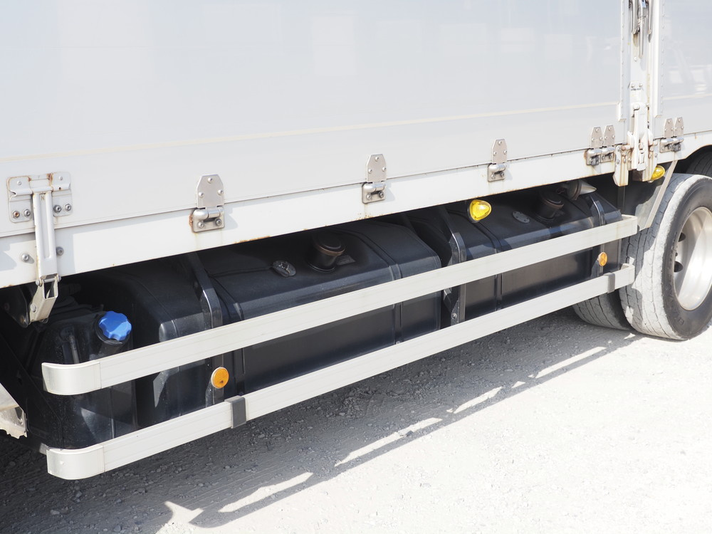 いすゞ ギガ ウイング車 大型 QKG-CYJ77A 年式 H27[写真17]