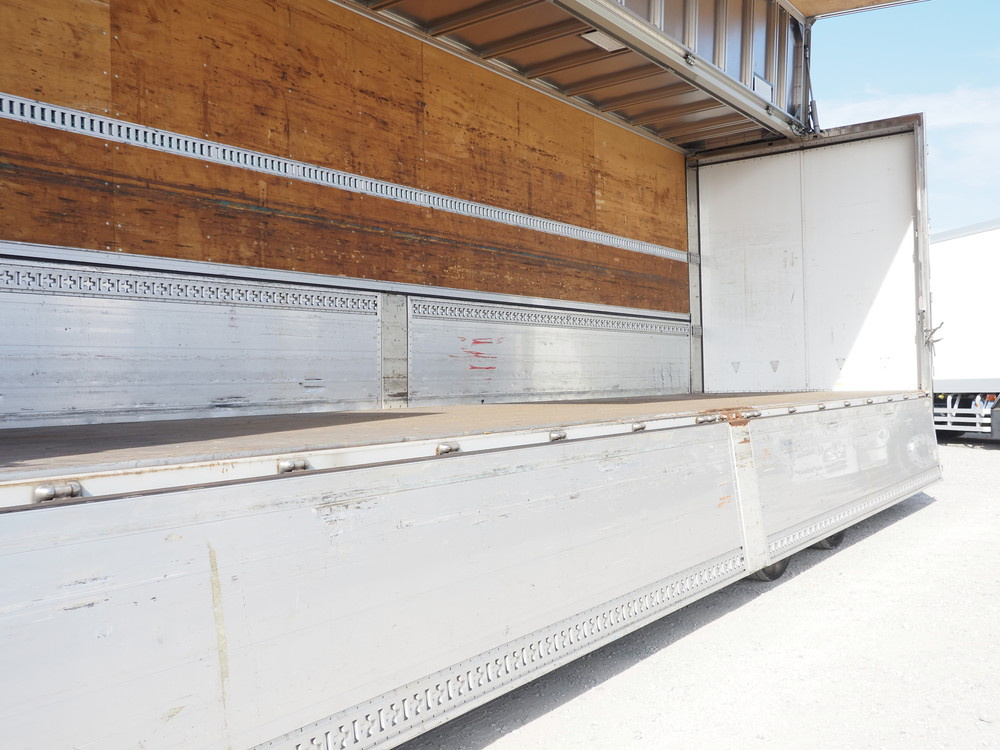 いすゞ ギガ ウイング車 大型 QKG-CYJ77A 年式 H27[写真22]