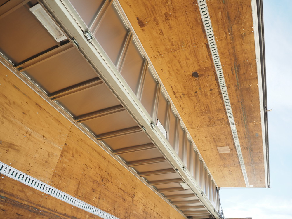 いすゞ ギガ ウイング車 大型 QKG-CYJ77A 年式 H27[写真23]