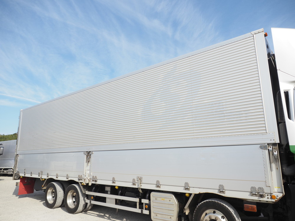 いすゞ ギガ ウイング車 大型 QKG-CYJ77A 年式 H27[写真11]