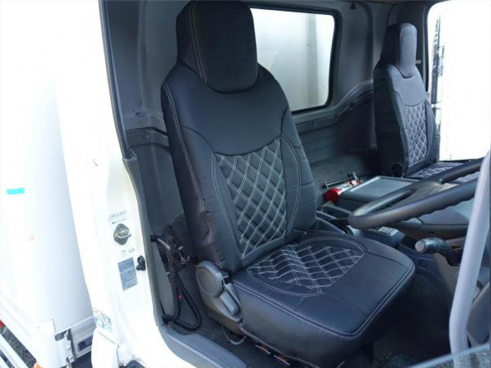 いすゞ フォワード 冷凍バン 中増t SKG-FSR90T2 年式 H29[写真04]