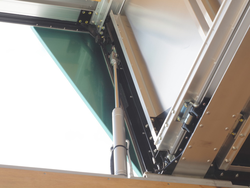 いすゞ ギガ ウイング車 大型 2PG-CYJ77C 年式 R4[写真17]