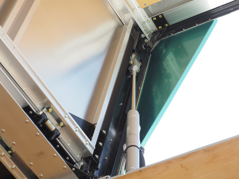 いすゞ ギガ ウイング車 大型 2PG-CYJ77C 年式 R4[写真11]