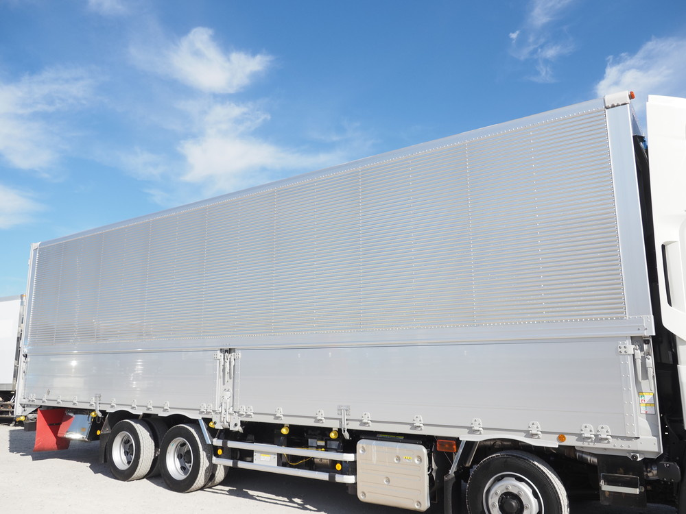 いすゞ ギガ ウイング車 大型 2PG-CYJ77C 年式 R4[写真09]