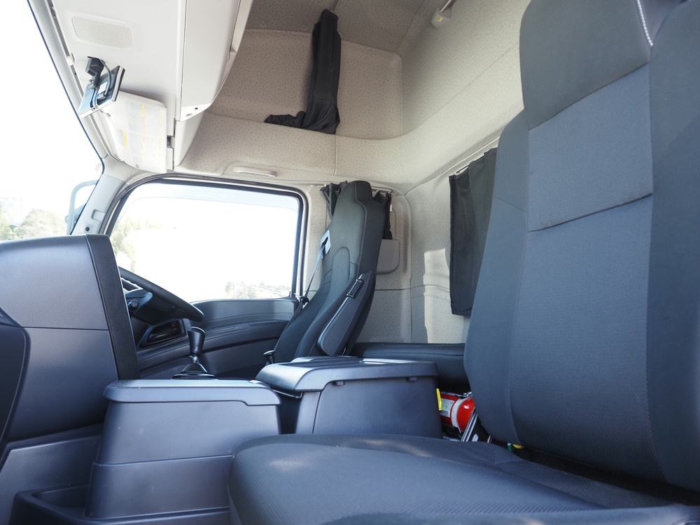 いすゞ ギガ ウイング車 大型 2PG-CYJ77C 年式 R4[写真38]