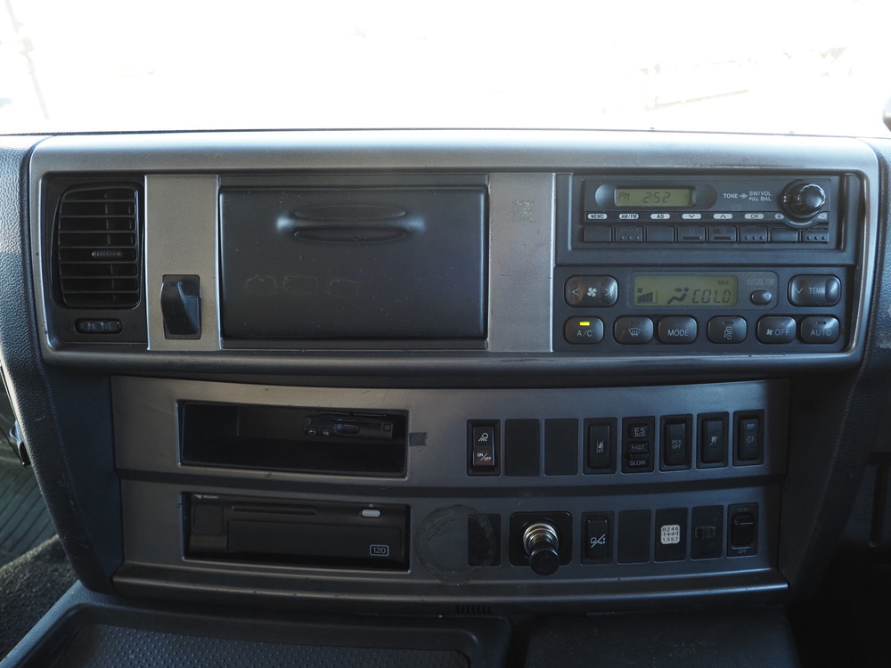 日野 プロフィア トラクタ 大型 QPG-SH1EDDG 年式 H27[写真24]