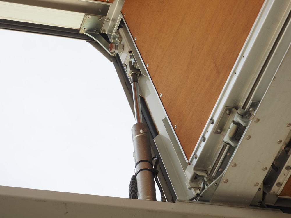 日野 プロフィア ウイング車 大型 QKG-FW1EXBG 年式 H26[写真14]