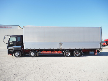 いすゞ ギガ ウイング車 大型 QKG-CYJ77A 年式 H25[写真17]