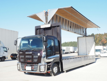 いすゞ ギガ ウイング車 大型 QKG-CYJ77A 年式 H25[写真02]