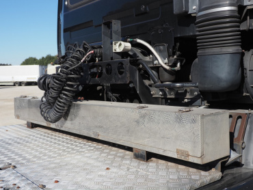 UDトラックス クオン トラクタ 大型 2PG-GK5AAB 年式 R1[写真18]