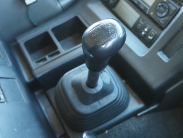 いすゞ ギガ 冷凍ウイング 大型 QKG-CYJ77A 年式 H27[写真34]