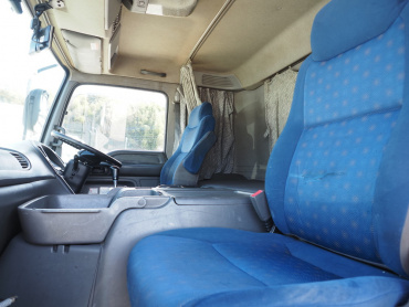 いすゞ ギガ 冷凍ウイング 大型 QKG-CYJ77A 年式 H27[写真40]