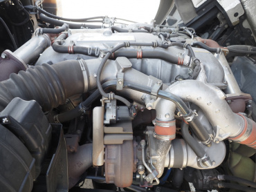 いすゞ ギガ 冷凍ウイング 大型 QKG-CYJ77A 年式 H27[写真48]