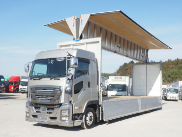 いすゞ ギガ ウイング車 大型 2PG-CYJ77C 年式 H29[写真03]