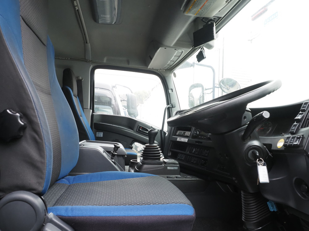 いすゞ ギガ ウイング車 大型 2PG-CYJ77C 年式 R1[写真32]