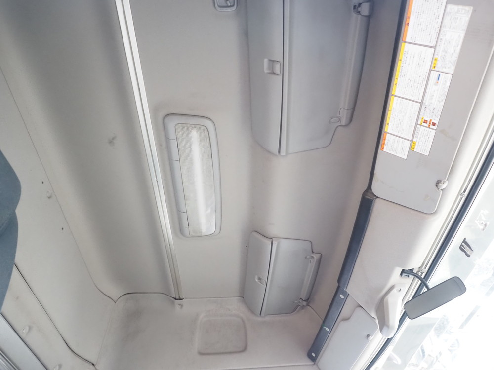 日野 プロフィア トラクタ 大型 QPG-SH1EDDG 年式 H30[写真09]