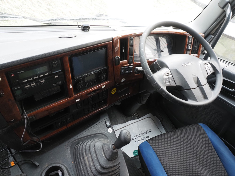 いすゞ ギガ ウイング車 大型 QKG-CYJ77B 年式 H29[写真37]