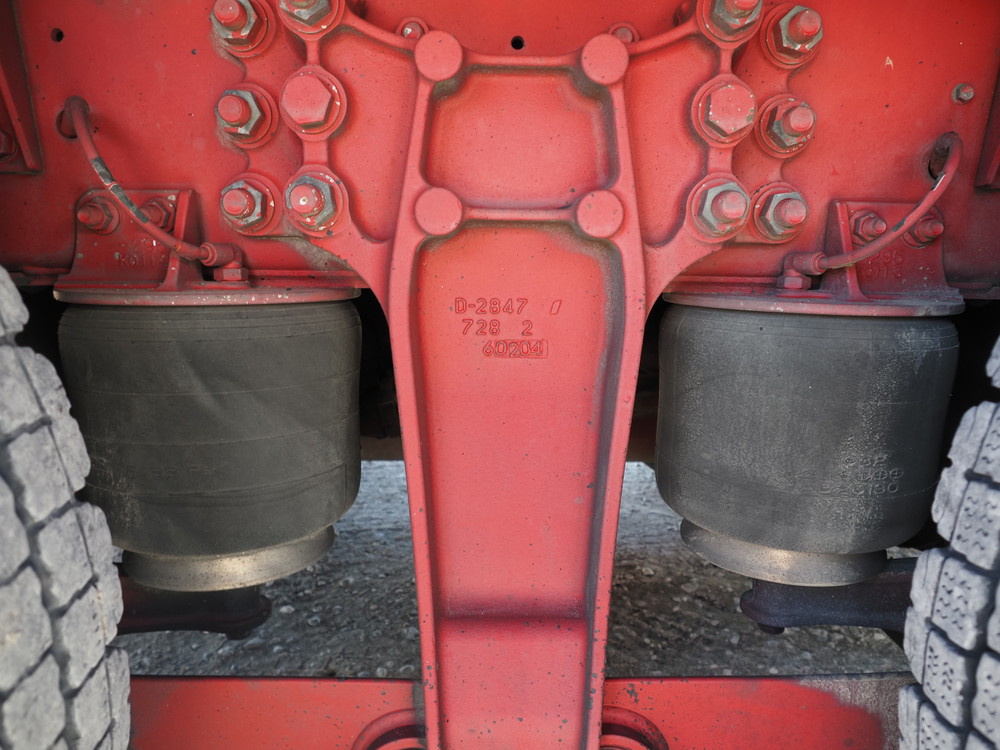 いすゞ ギガ ウイング車 大型 QPG-CYJ77B 年式 H28[写真42]