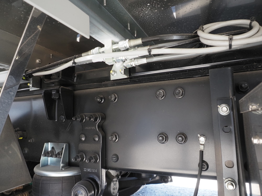 UDトラックス クオン ウイング車 大型 2PG-CG4FA 年式 R6[写真45]