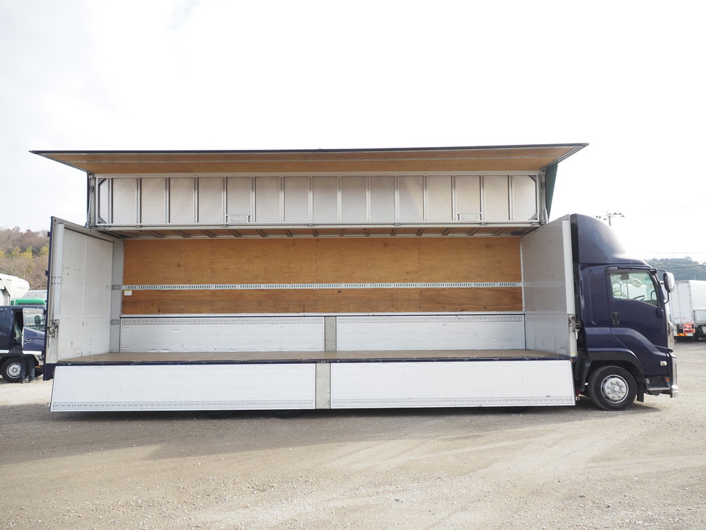 いすゞ ギガ ウイング車 大型 2PG-CYJ77C 年式 R1[写真13]