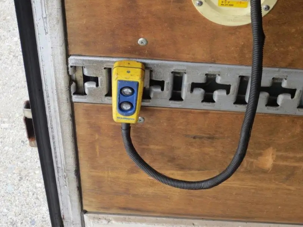 いすゞ フォワード バン車 中型 TKG-FRR90S2 年式 H25[写真12]