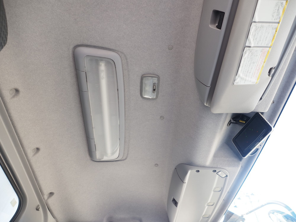 いすゞ フォワード 冷凍バン 中型 TKG-FRR90S2 年式 H26[写真28]