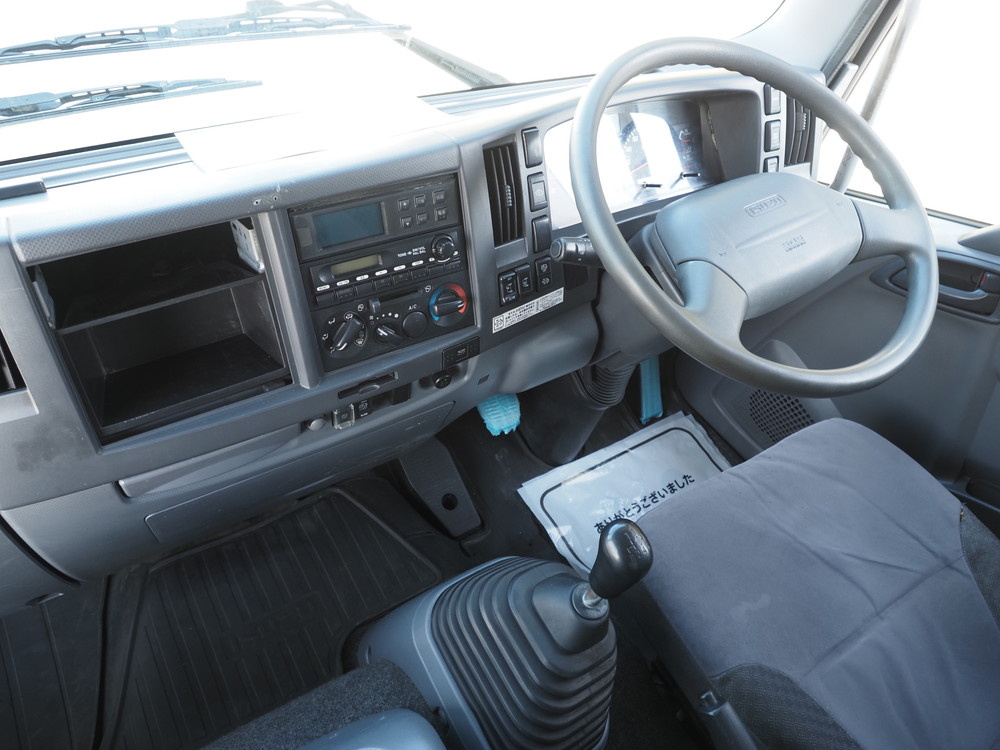 いすゞ フォワード 冷凍バン 中型 TKG-FRR90S2 年式 H26[写真24]