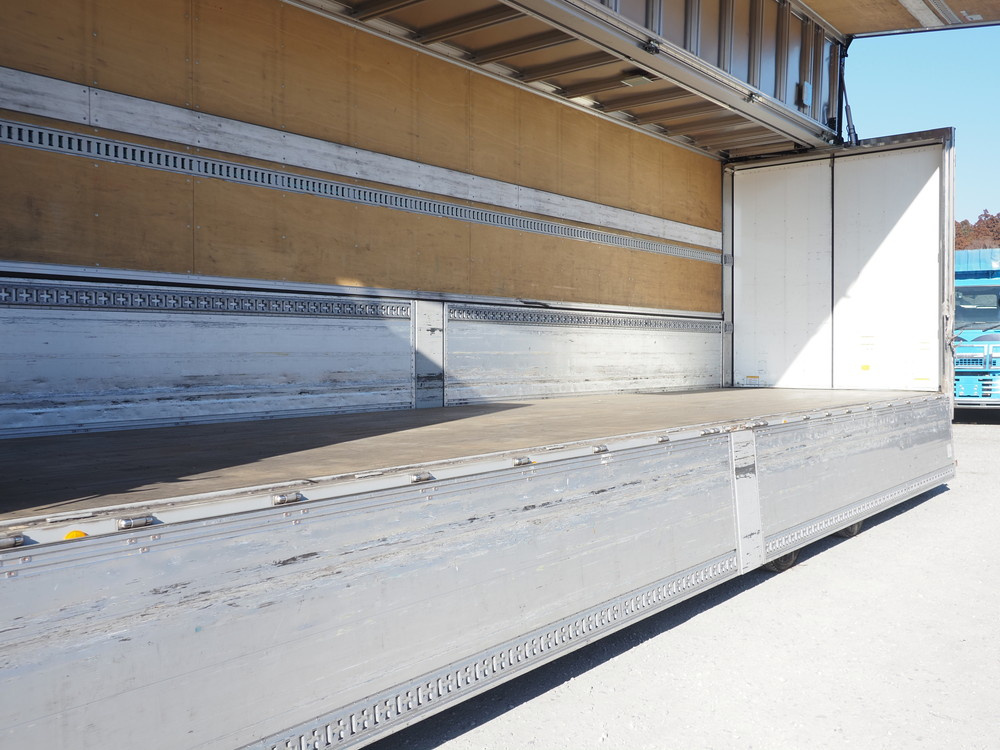 UDトラックス クオン ウイング車 大型 2PG-CG5CA 年式 R1[写真24]