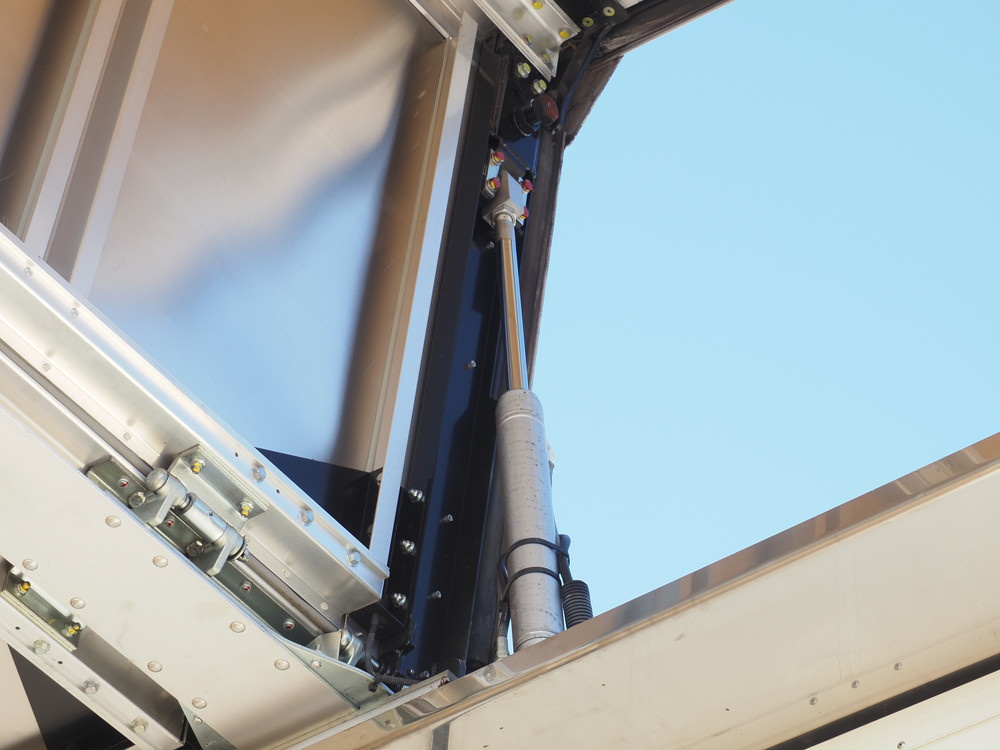 UDトラックス クオン ウイング車 大型 2PG-CG5CA 年式 R1[写真22]