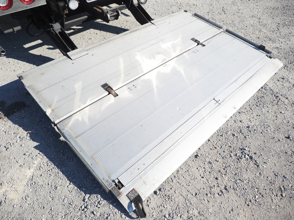 UDトラックス クオン ウイング車 大型 2PG-CG5CA 年式 R1[写真33]