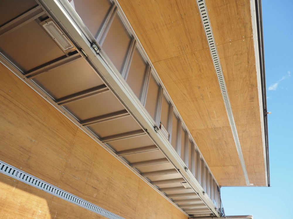 いすゞ ギガ ウイング車 大型 QPG-CYJ77B 年式 H28[写真23]