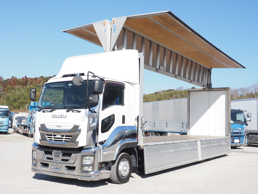 いすゞ ギガ ウイング車 大型 QPG-CYJ77B 年式 H28[写真02]